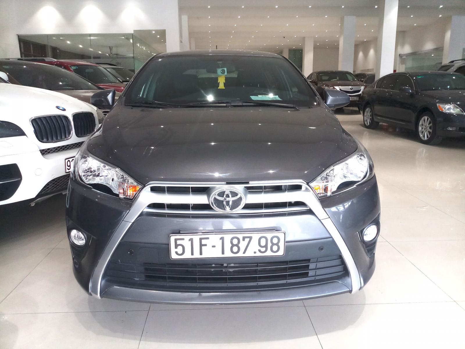 Toyota Yaris E 2015 - Bán Toyota Yaris đời 2015, màu xám (ghi), xe nhập Thái