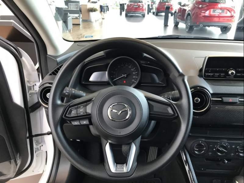 Mazda 2    2019 - Bán ô tô Mazda 2 sản xuất năm 2019, màu trắng, giảm ngay tiền mặt