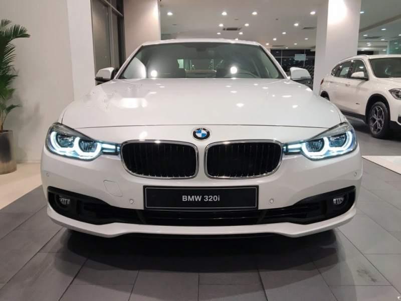 BMW 3 Series 320i 2019 - Bán BMW 3 Series 320i năm 2019, màu trắng