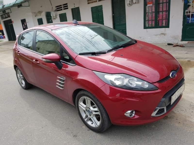 Ford Fiesta 2011 - Cần bán lại xe Ford Fiesta năm sản xuất 2011, màu đỏ, nhập khẩu nguyên chiếc, giá chỉ 325 triệu