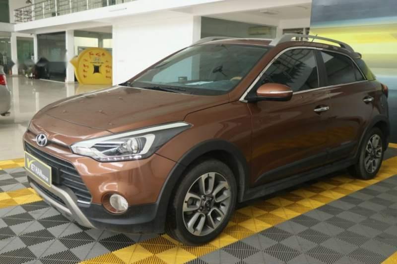 Hyundai i20 Active  1.4AT    2015 - Bán Hyundai i20 Active 1.4AT sản xuất 2015, màu nâu, nhập khẩu nguyên chiếc 