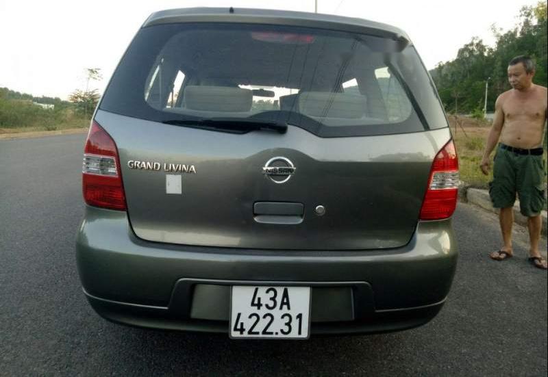 Nissan Grand livina    2010 - Cần bán gấp Nissan Grand Livina đời 2010, nhập khẩu, xe còn mới