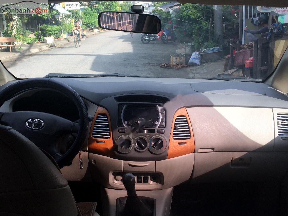 Toyota Innova G 2010 - Bán Toyota Innova 2010, màu bạc, nhập khẩu