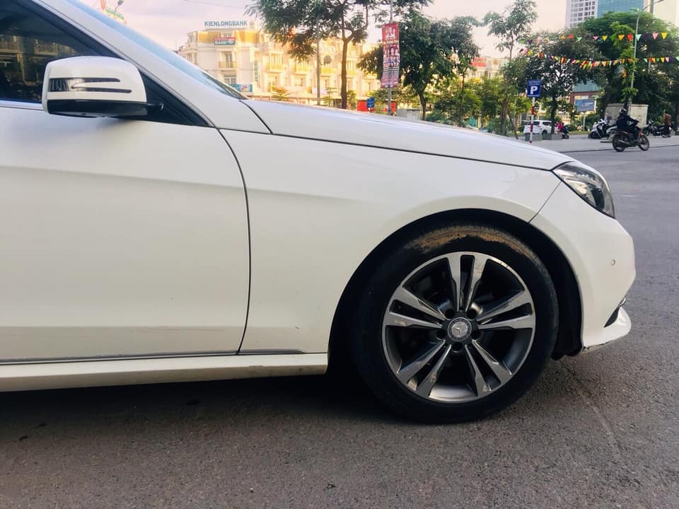 Mercedes-Benz E class E200 2013 - Bán ô tô Mercedes E200 đời 2013, màu trắng, nhập khẩu