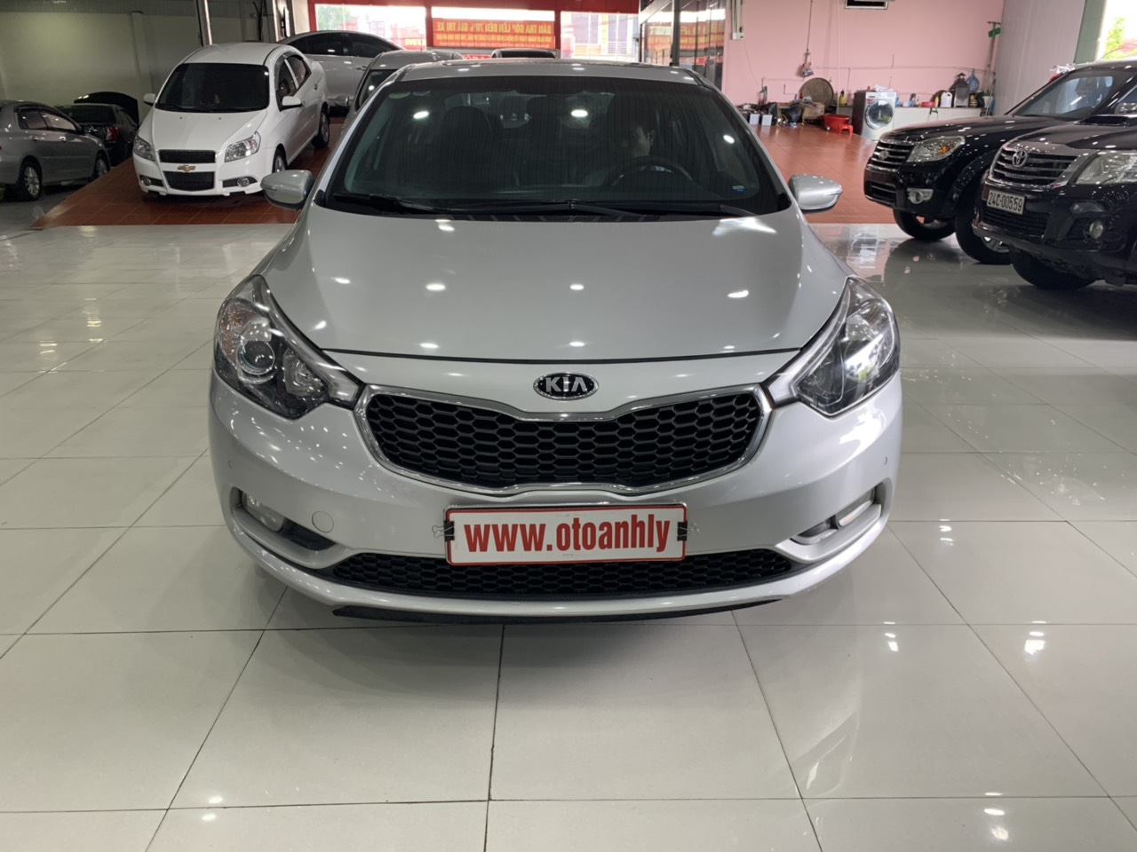 Kia K3 2015 - Cần bán Kia K3 đời 2015, màu bạc