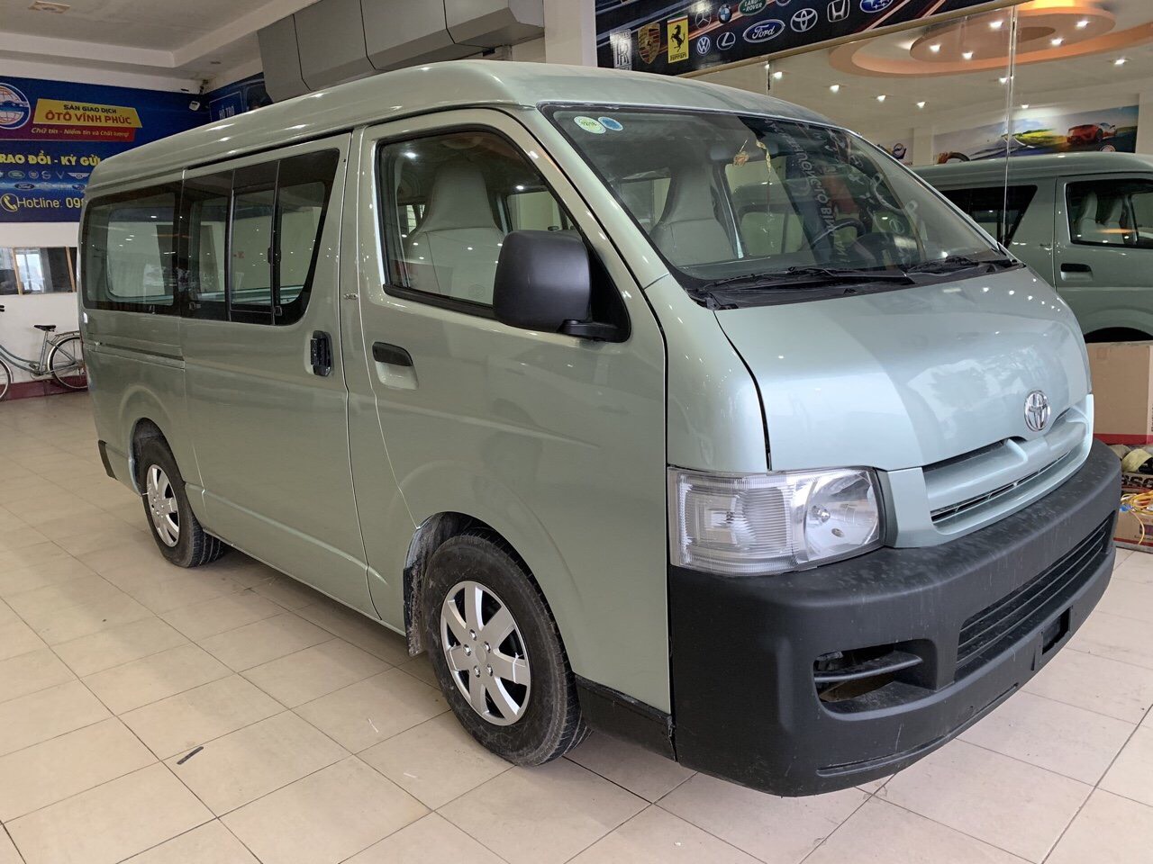 Toyota Hiace 2.5 2007 - Bán xe Toyota Hiace 2.5 đời 2007, màu bạc