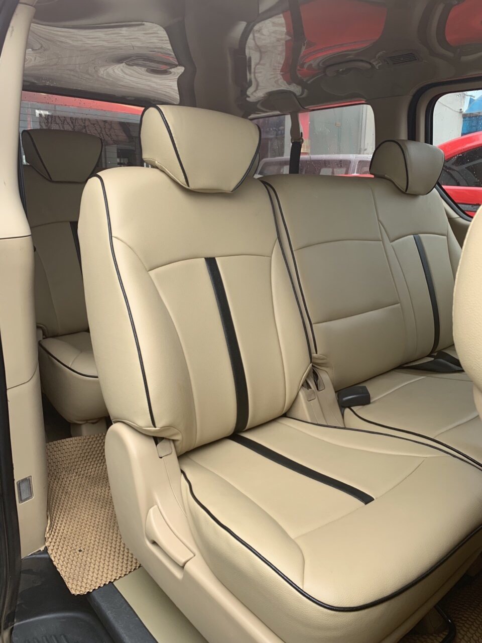 Hyundai Starex 2.5 2016 - Cần bán Hyundai Starex 2.5 đời 2016, màu bạc, xe nhập