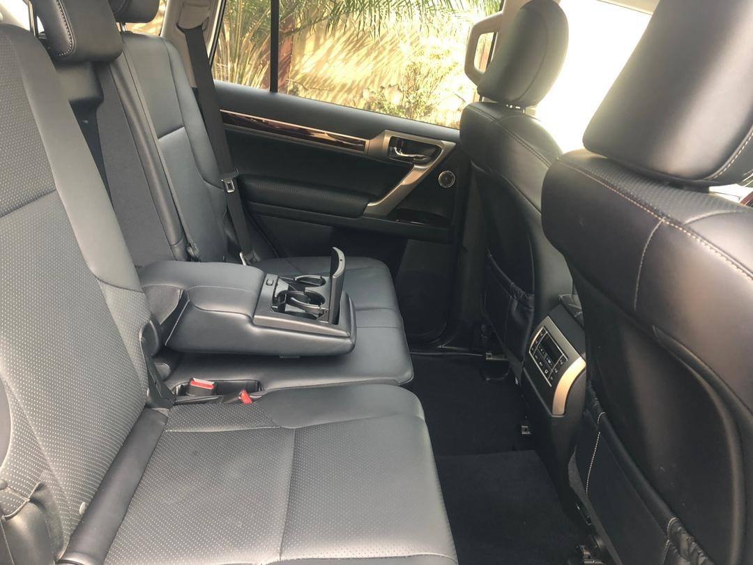 Lexus GX 460 2018 - Bán xe Lexus GX460 2018 màu xám, bản full option, 7 chỗ Luxury