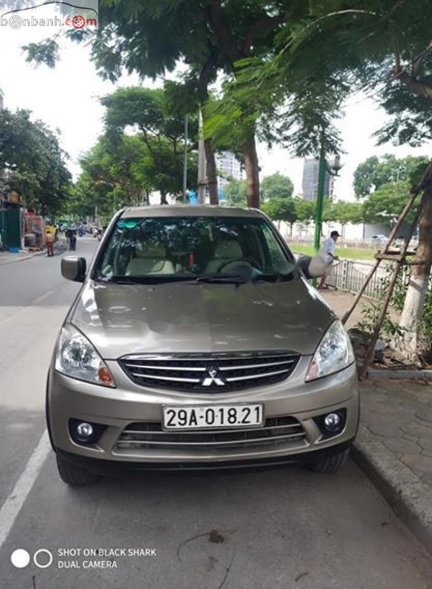 Mitsubishi Zinger GLS 2.4 AT 2010 - Cần bán xe Mitsubishi Zinger GLS 2.4 AT đời 2010 xe gia đình