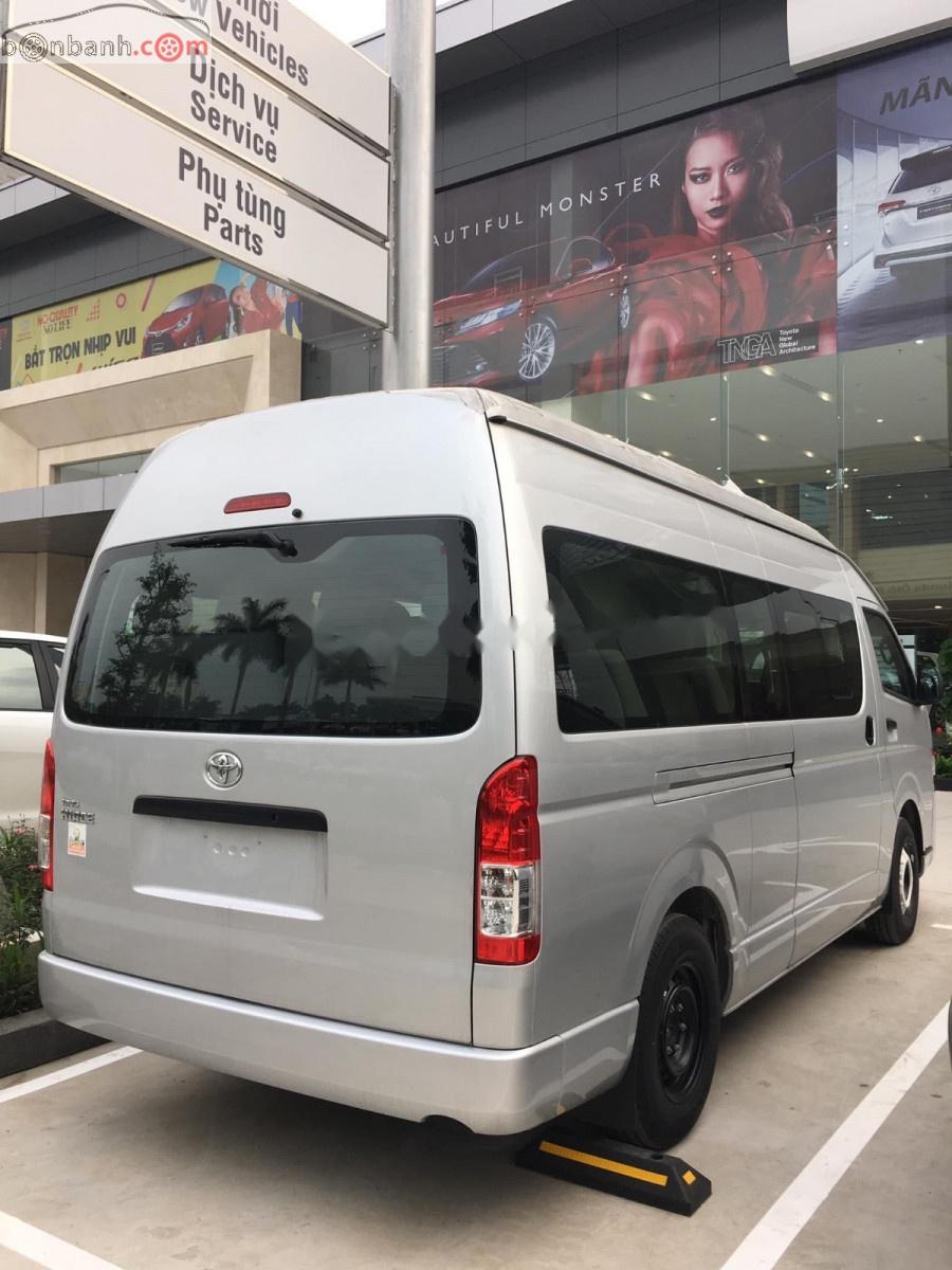 Toyota Hiace 3.0 2019 - Bán xe Toyota Hiace 3.0 sản xuất 2019, màu bạc, nhập khẩu nguyên chiếc