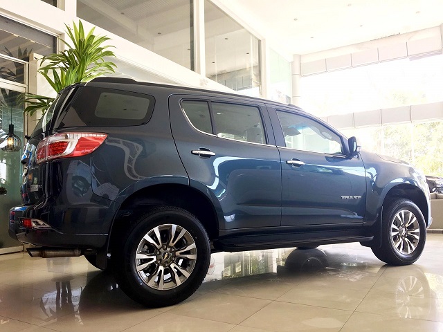 Chevrolet Trail Blazer 2.5L VGT 4x4 AT LTZ 2018 - Bán xe Chevrolet Trail Blazer 2.5L VGT 4x4 AT LTZ năm 2018, màu đen, nhập khẩu nguyên chiếc