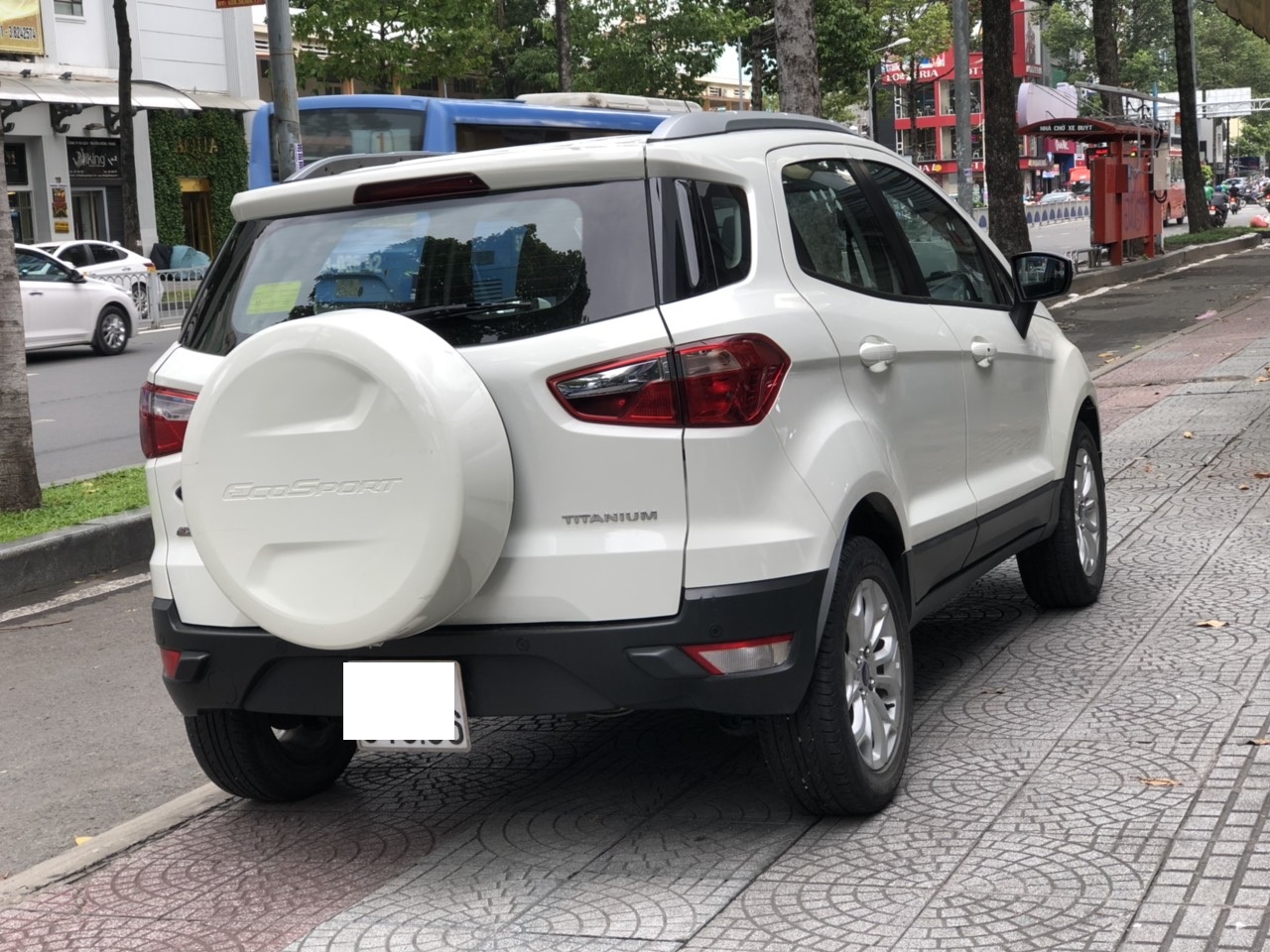 Ford EcoSport Titanium 1.5AT 2015 - Bán ô tô Ford EcoSport Titanium 1.5AT sản xuất năm 2015, xe chính hãng