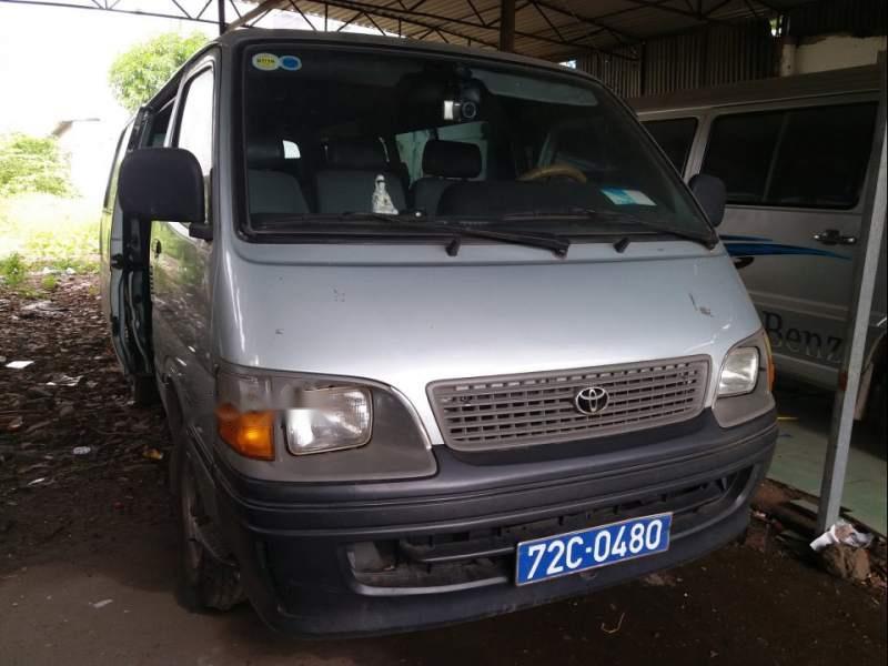 Toyota Hiace 1999 - Cần bán gấp Toyota Hiace sản xuất 1999, màu bạc, xe nhập, giá tốt