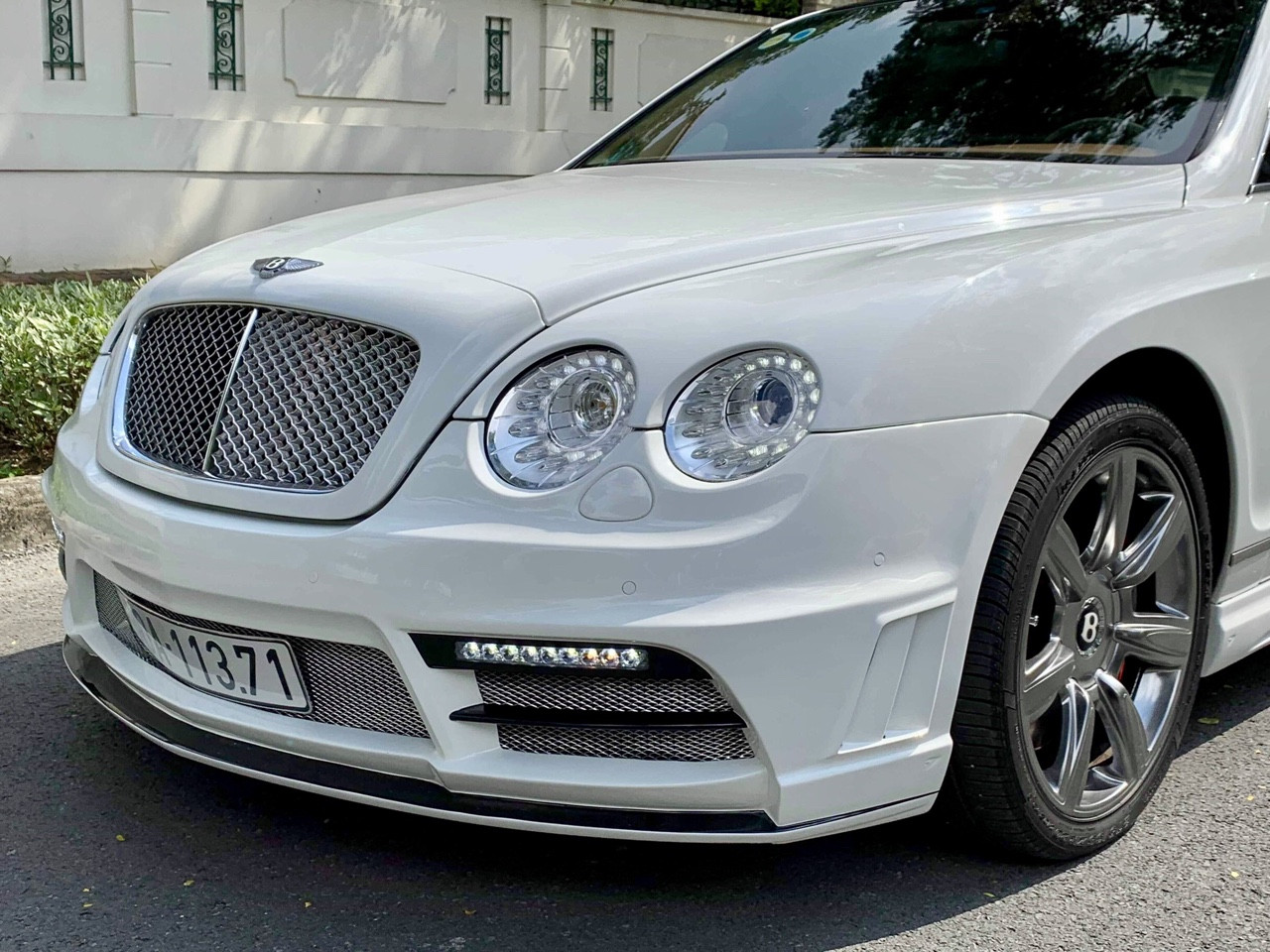 Bentley Continental 2008 - Cần bán Bentley Continental năm 2008, màu trắng, nhập khẩu