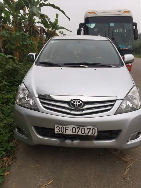 Toyota Innova G 2011 - Bán Toyota Innova G 2011, màu bạc, giá 395tr