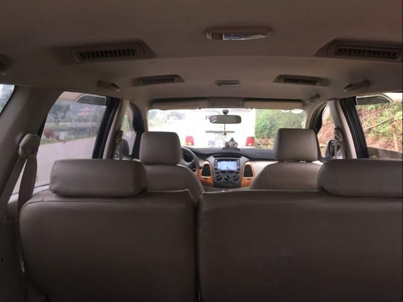 Toyota Innova G 2011 - Bán Toyota Innova G 2011, màu bạc, giá 395tr