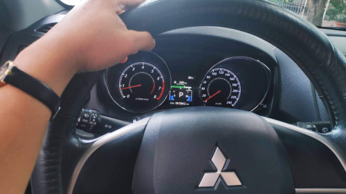 Mitsubishi Outlander Sport   2.0 AT  2015 - Cần bán Mitsubishi Outlander Sport 2.0 AT sản xuất 2015 giá cạnh tranh