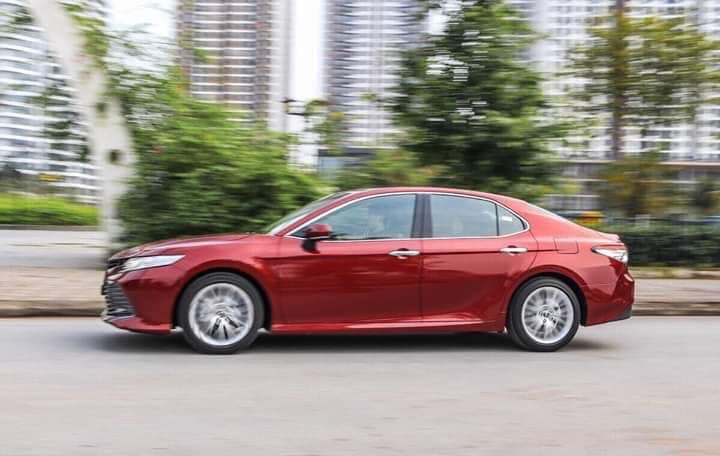 Toyota Camry 2.0E 2020 - Bán Toyota Camry 2.0G - Đủ màu giao ngay - giá tốt