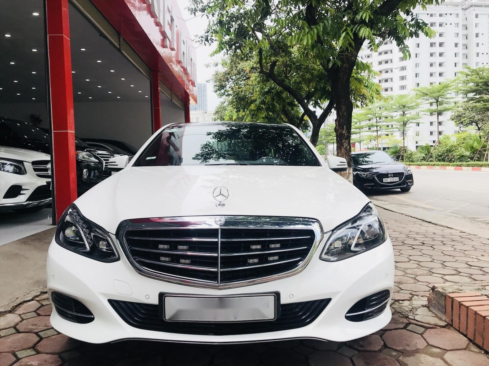 Mercedes-Benz E class E200 Exclusilver 2015 - Cần bán xe Mercedes E200 Exclusilver năm sản xuất 2015, màu trắng