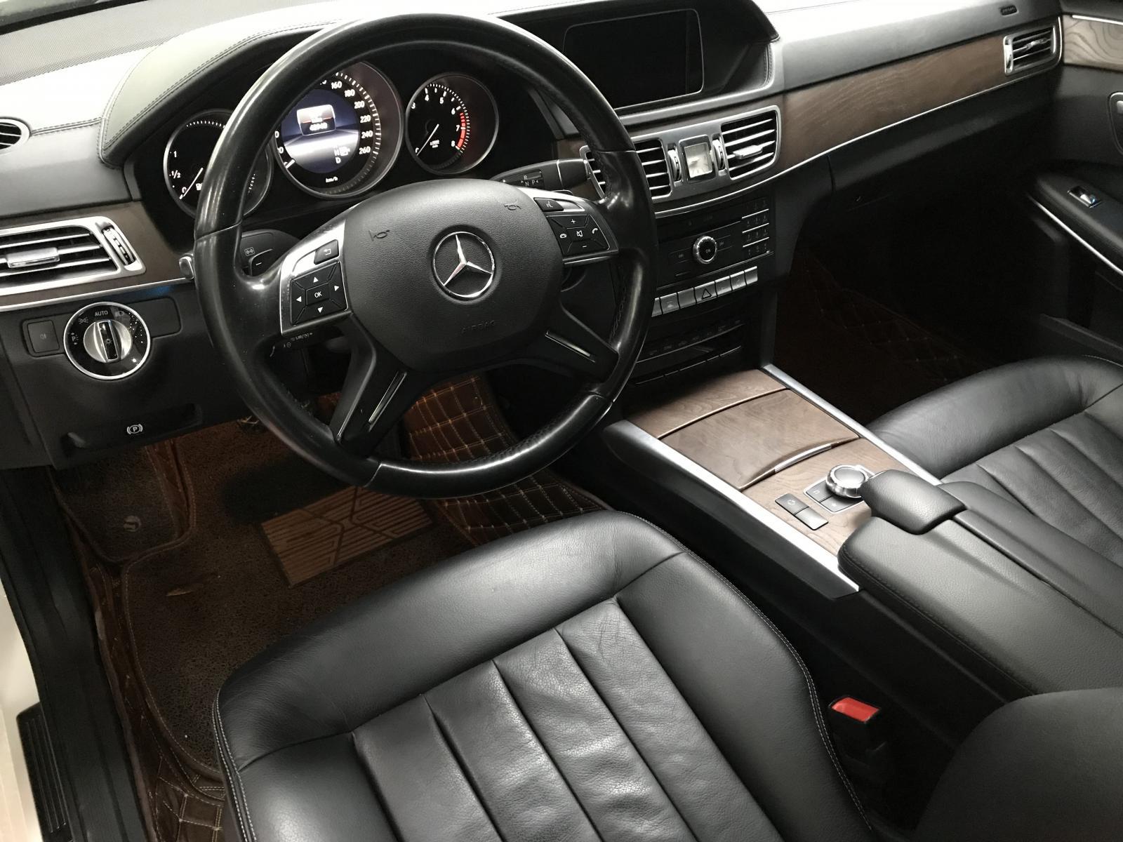Mercedes-Benz E class E200 Exclusilver 2015 - Cần bán xe Mercedes E200 Exclusilver năm sản xuất 2015, màu trắng