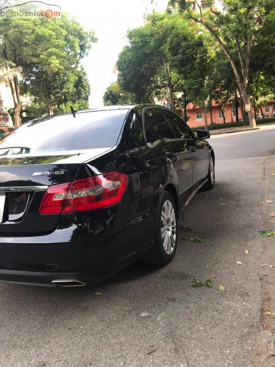 Mercedes-Benz E class E300 2009 - Cần bán xe Mercedes E300 sản xuất 2009, màu đen, giá chỉ 735 triệu