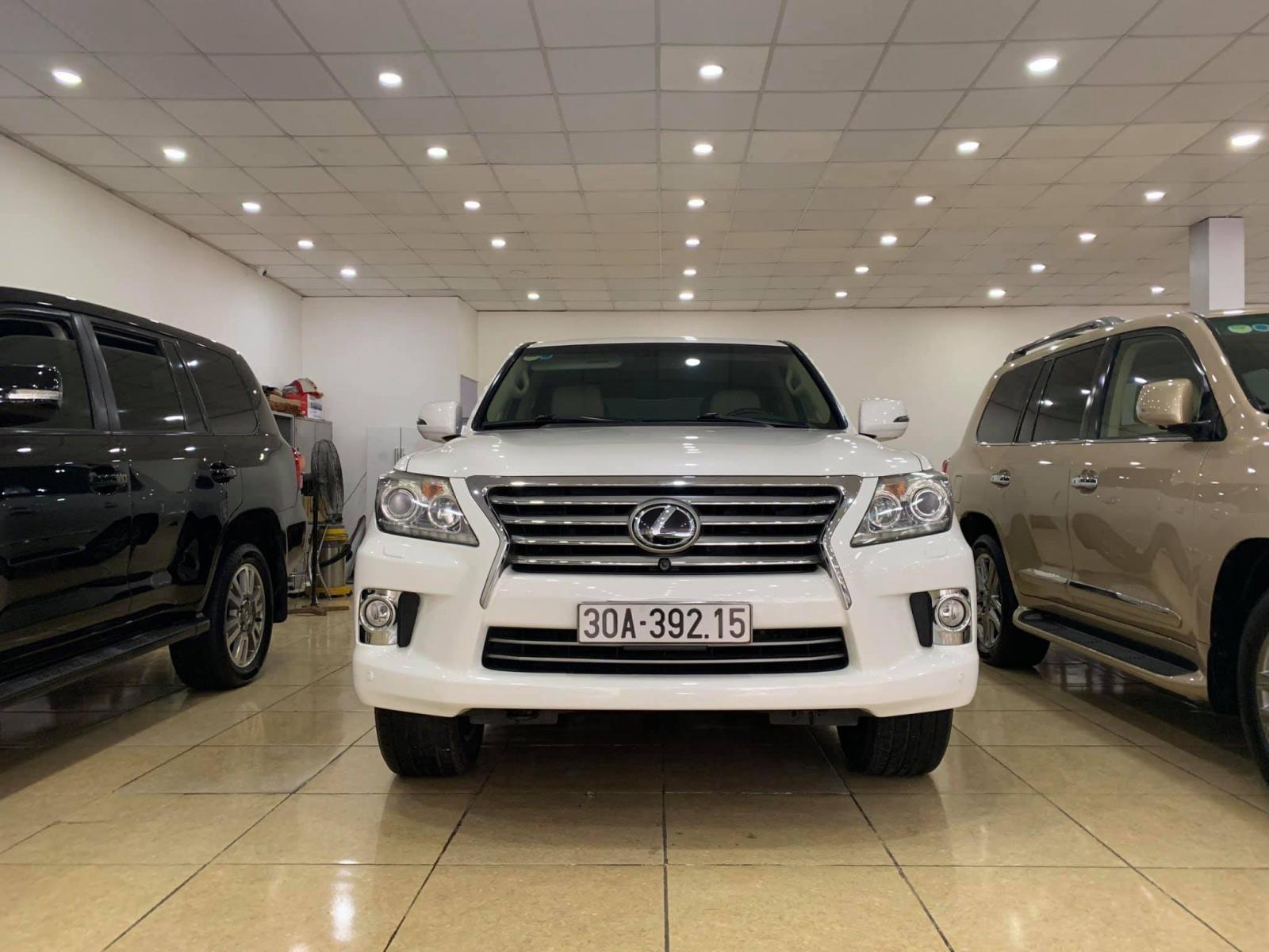 Lexus LX 570 2013 - Bán LX570 trắng SX 2013 đăng ký lần đầu 2015