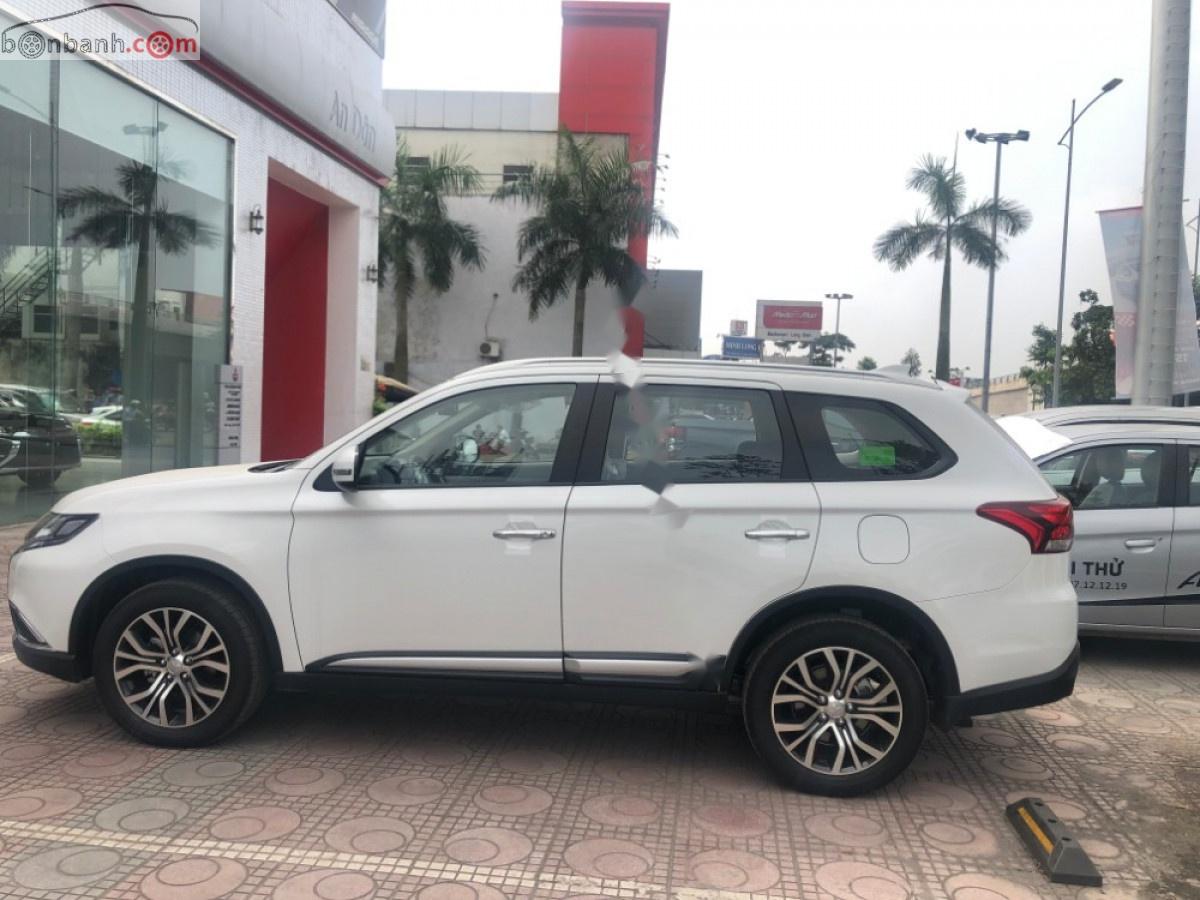 Mitsubishi Outlander AT 2019 - Bán Mitsubishi Outlander đời 2019, màu trắng, giá 807tr