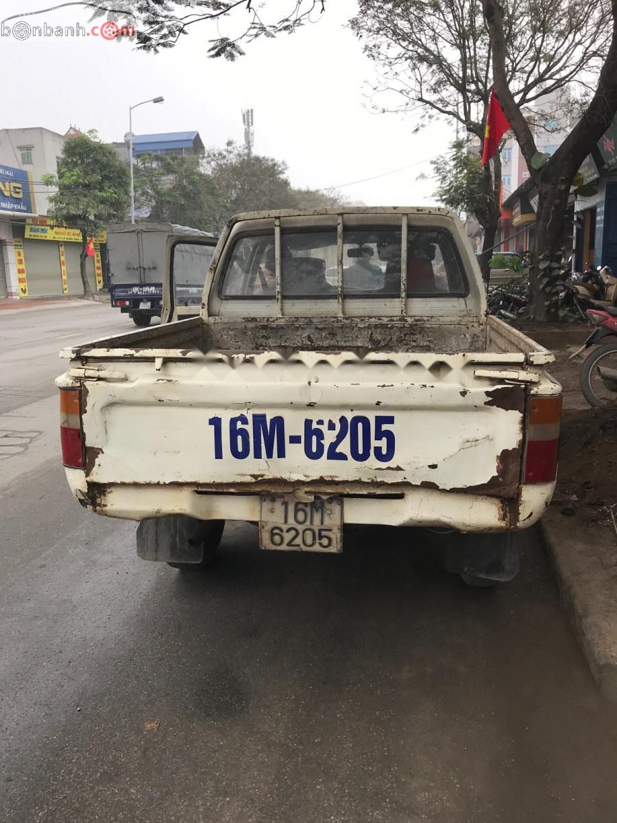 Toyota Hilux 2.4L 4x4 MT 1995 - Xe Toyota Hilux 2.4L 4x4 MT đời 1995, màu trắng, nhập khẩu nguyên chiếc 