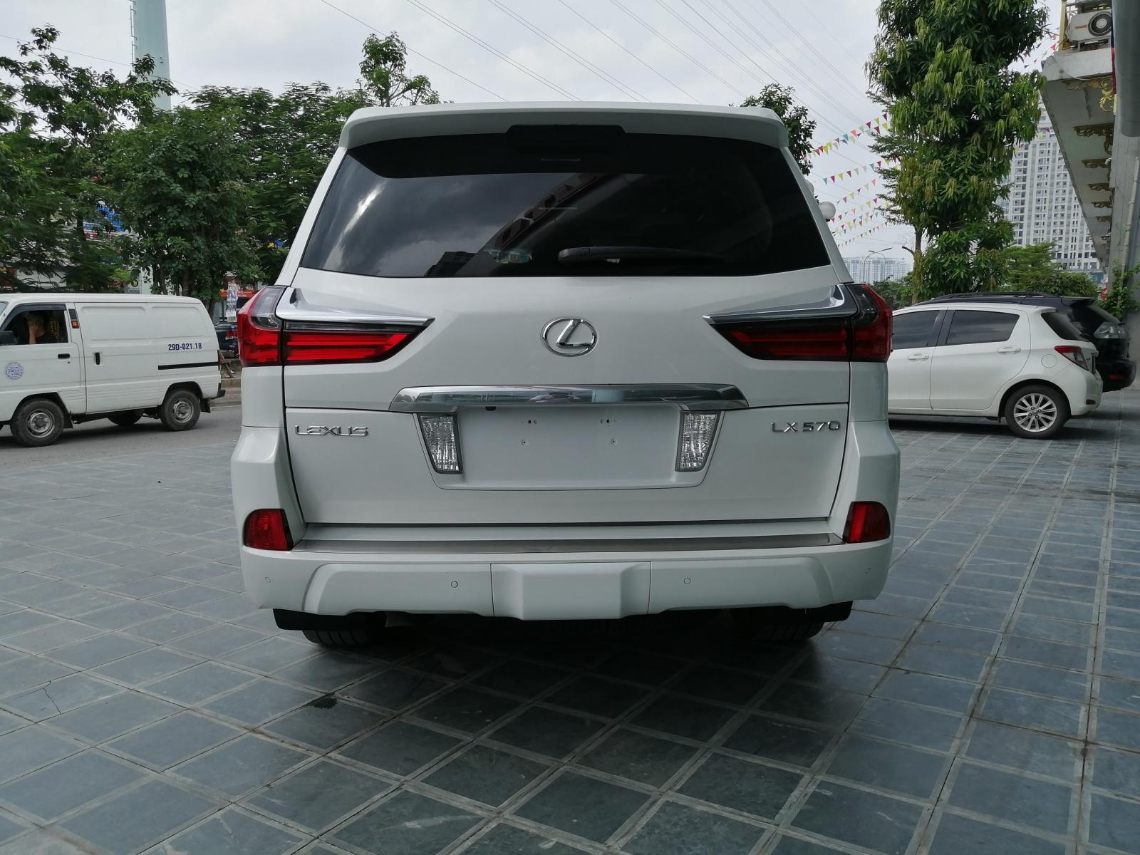 Lexus LX 570 2015 - Bán Lexus LX đời 2016, màu trắng LH 0945.39.2468