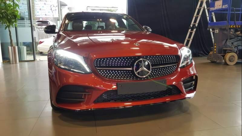 Mercedes-Benz C class  C300 2019 - Bán Mercedes C300 2019, màu đỏ. Ưu đãi hấp dẫn