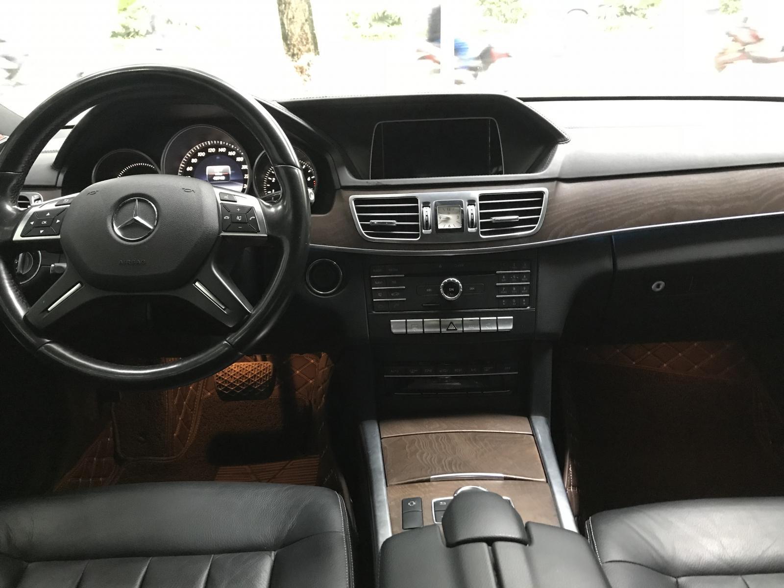 Mercedes-Benz E class E200 Exclusilver 2015 - Cần bán xe Mercedes E200 Exclusilver năm sản xuất 2015, màu trắng