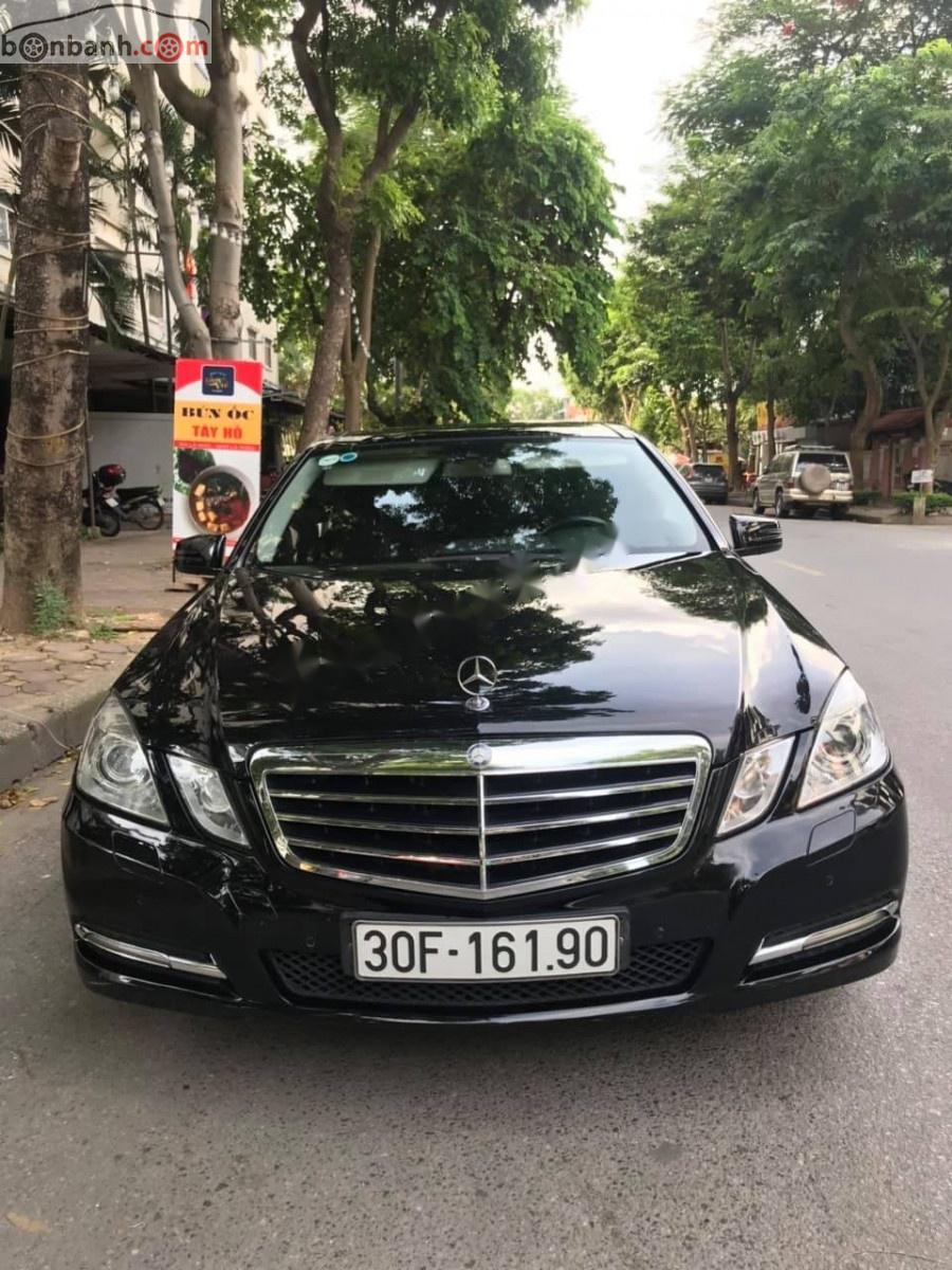 Mercedes-Benz E class E300 2009 - Cần bán xe Mercedes E300 sản xuất 2009, màu đen, giá chỉ 735 triệu