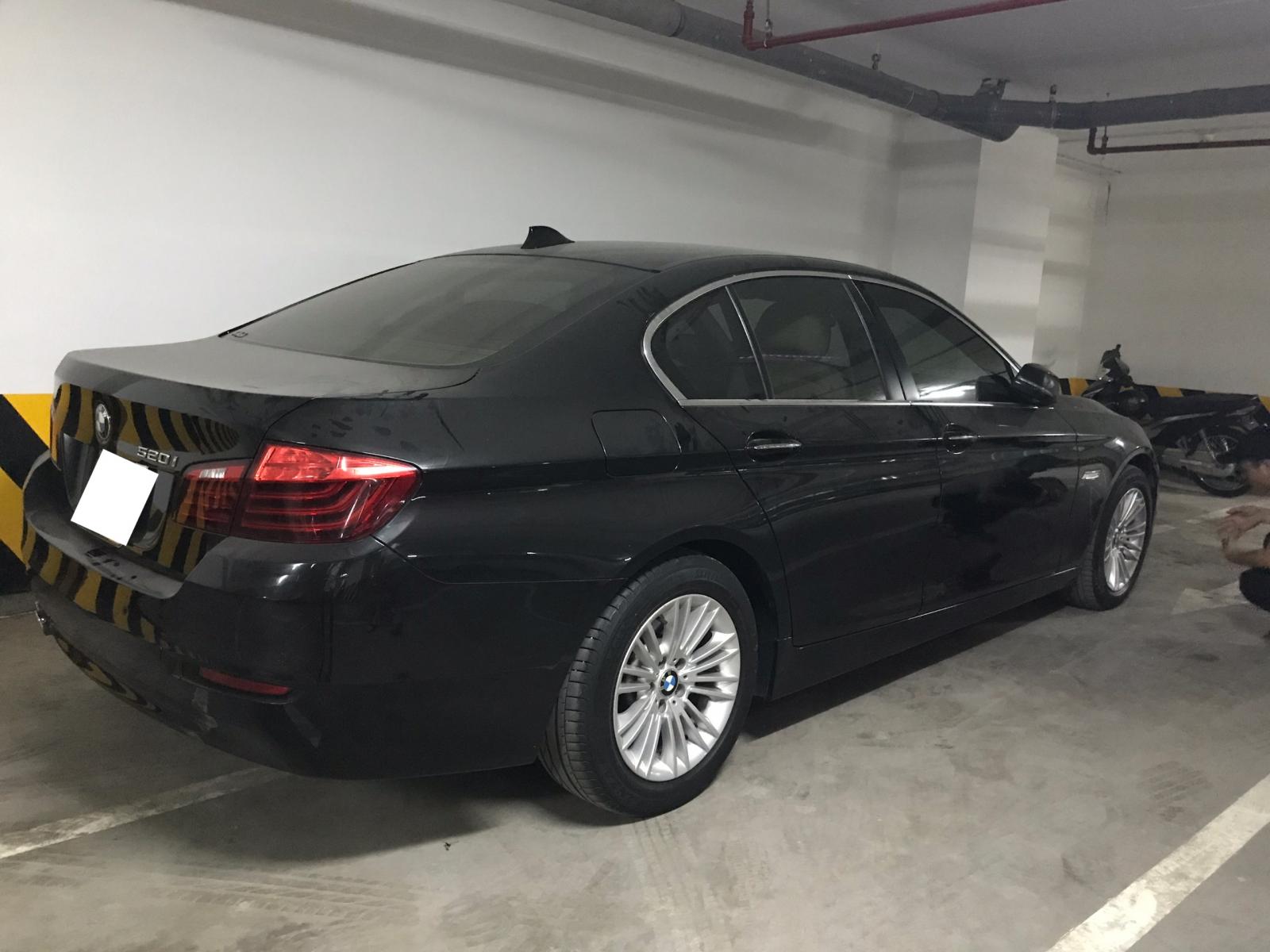 BMW 5 Series 520i 2015 - Cần bán xe BMW 5 Series sản xuất năm 2015, màu đen, xe nhập