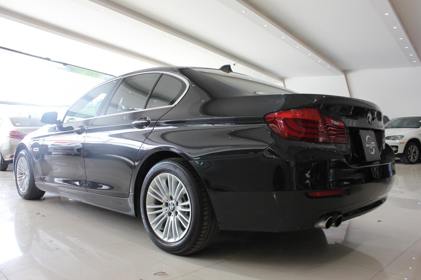 BMW 5 Series 520i 2014 - Bán ô tô BMW 5 Series 520i sản xuất năm 2014, màu đen, nhập khẩu