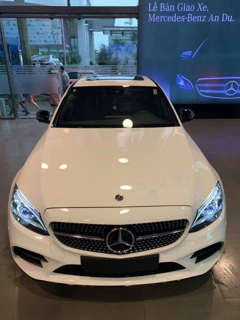 Mercedes-Benz C class  C300 AMG 2019 - Cần bán Mercedes C300 AMG năm sản xuất 2019, màu trắng