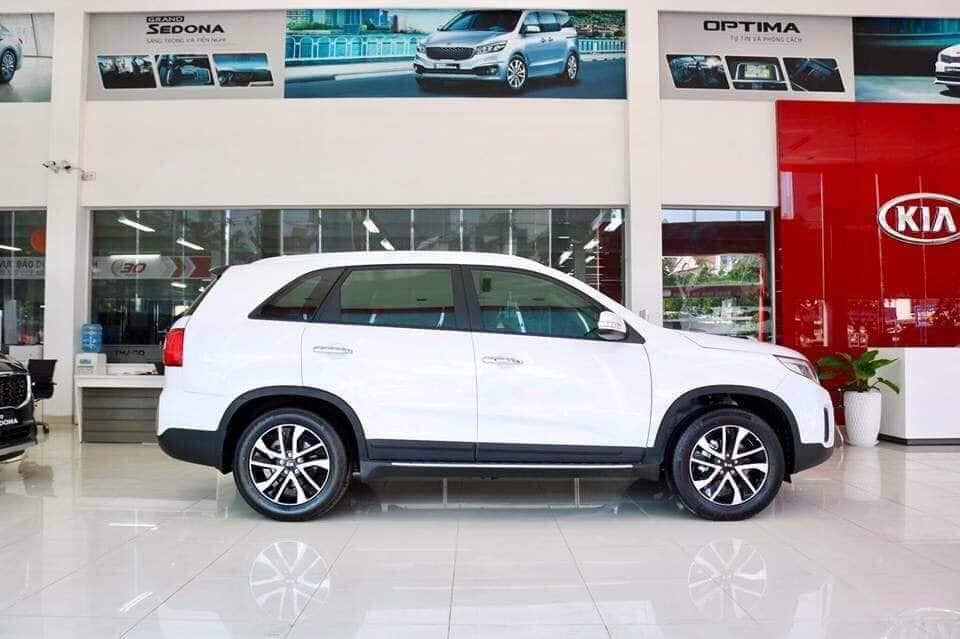 Kia Sorento Premium D 2018 - Cần bán Kia Sorento Premium D đời 2018, màu trắng