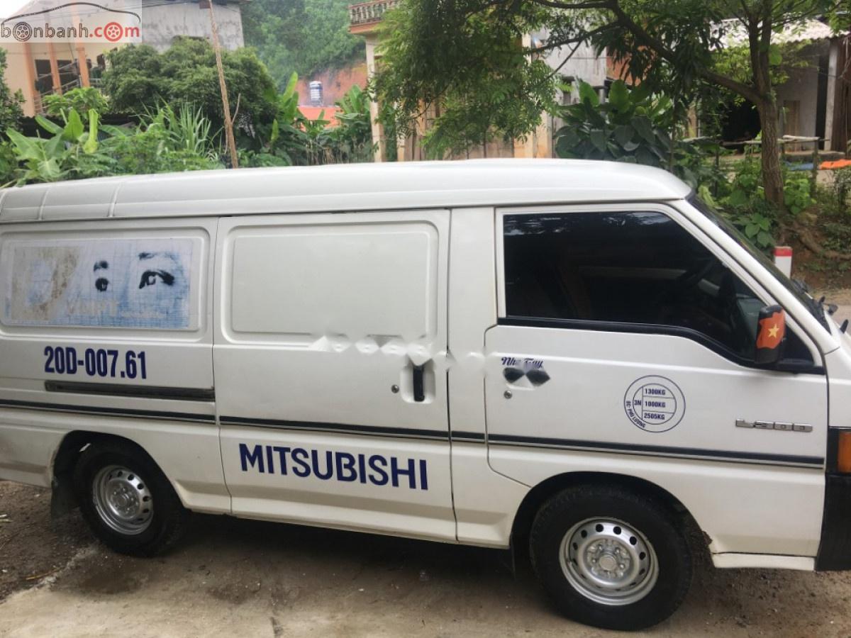 Mitsubishi L300 2.0 MT 2002 - Cần bán xe Mitsubishi L300 2.0 MT đời 2002, màu trắng, nhập khẩu, giá 105tr