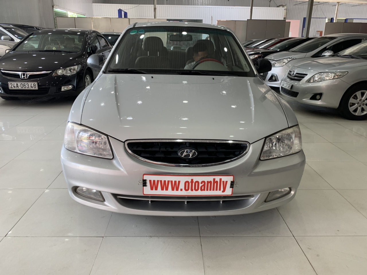 Hyundai Verna 1.5 2010 - Bán ô tô Hyundai Verna 1.5 đời 2010, màu bạc, nhập khẩu nguyên chiếc giá cạnh tranh