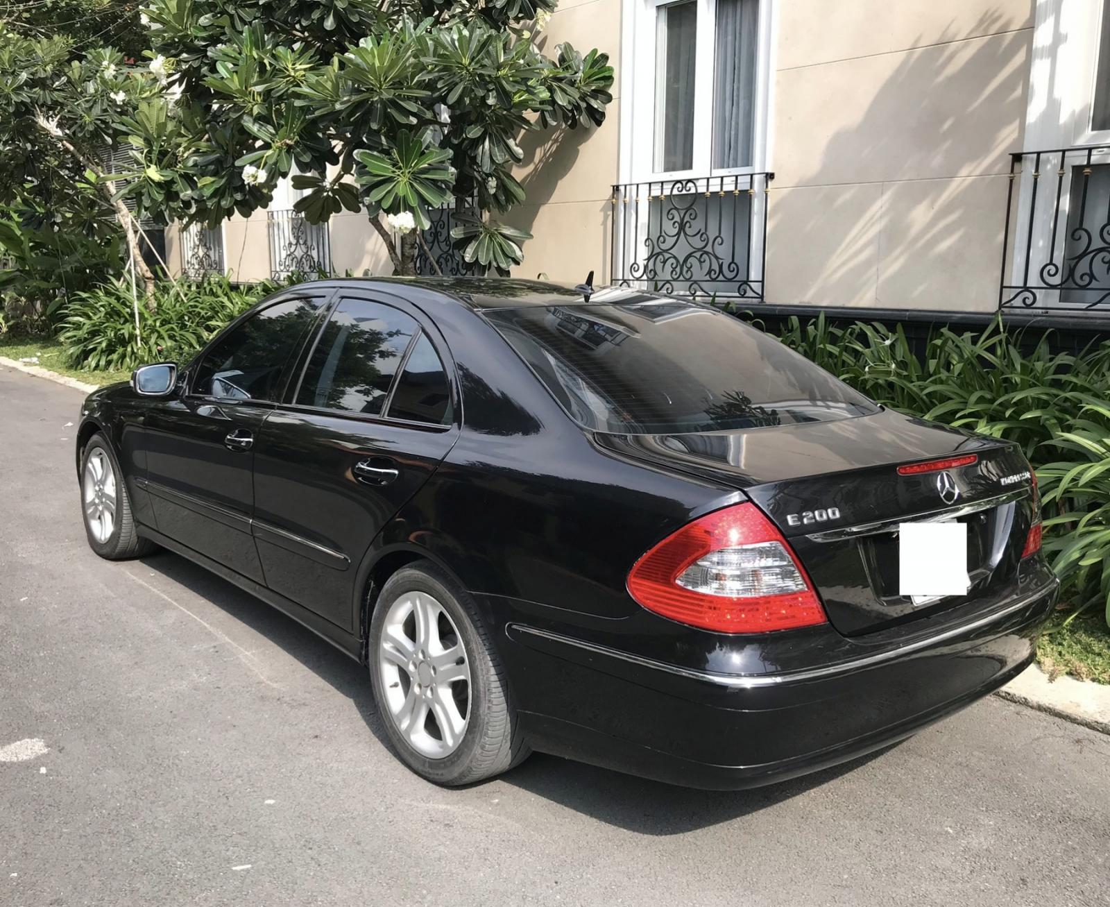 Mercedes-Benz E class E200 2007 - Bán xe Mercedes E200 năm sản xuất 2007, màu đen giá cạnh tranh