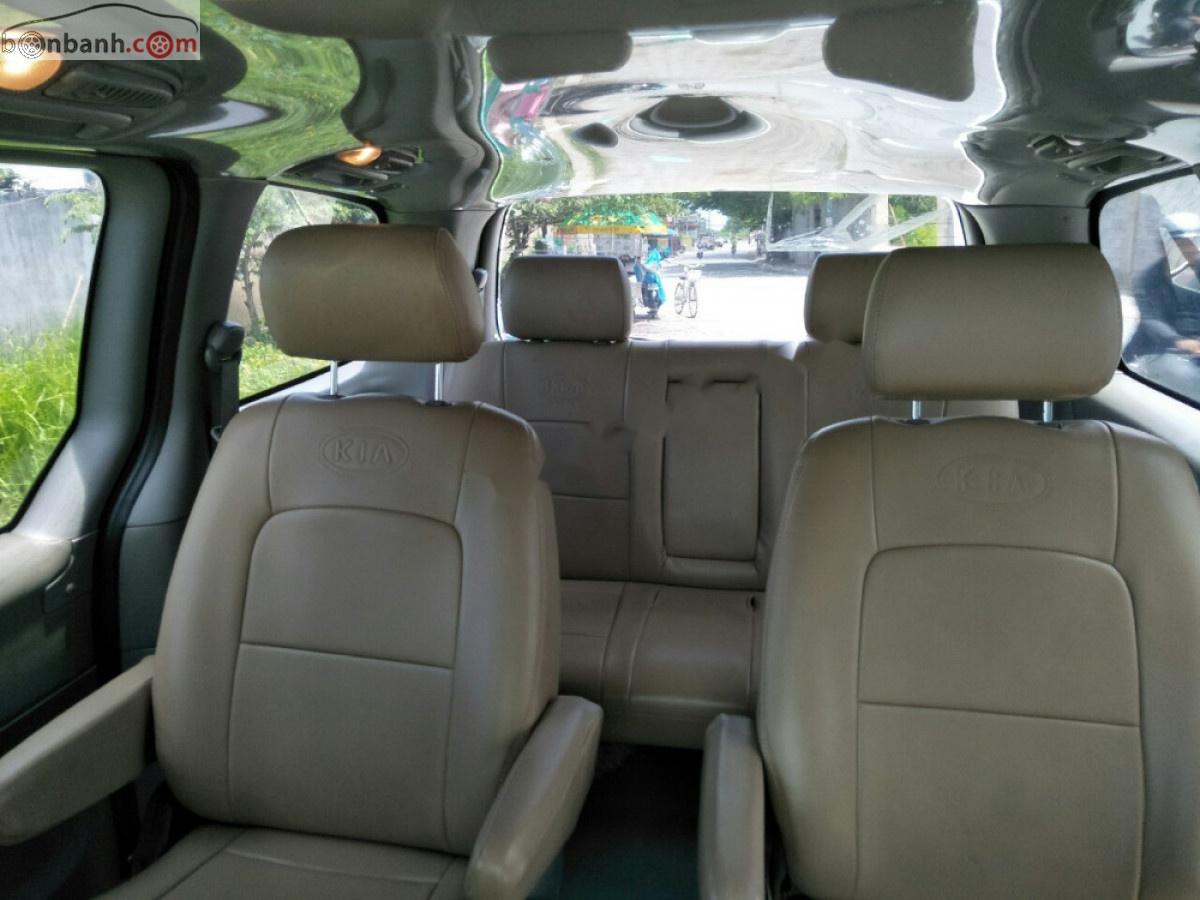 Kia Carnival GS 2.5 MT 2007 - Bán ô tô Kia Carnival GS 2.5 MT sản xuất năm 2007, màu bạc  