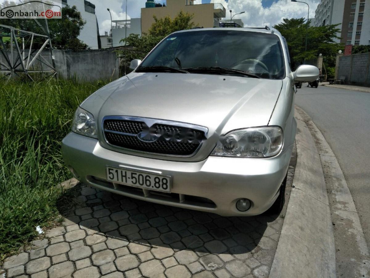 Kia Carnival GS 2.5 MT 2007 - Bán ô tô Kia Carnival GS 2.5 MT sản xuất năm 2007, màu bạc  