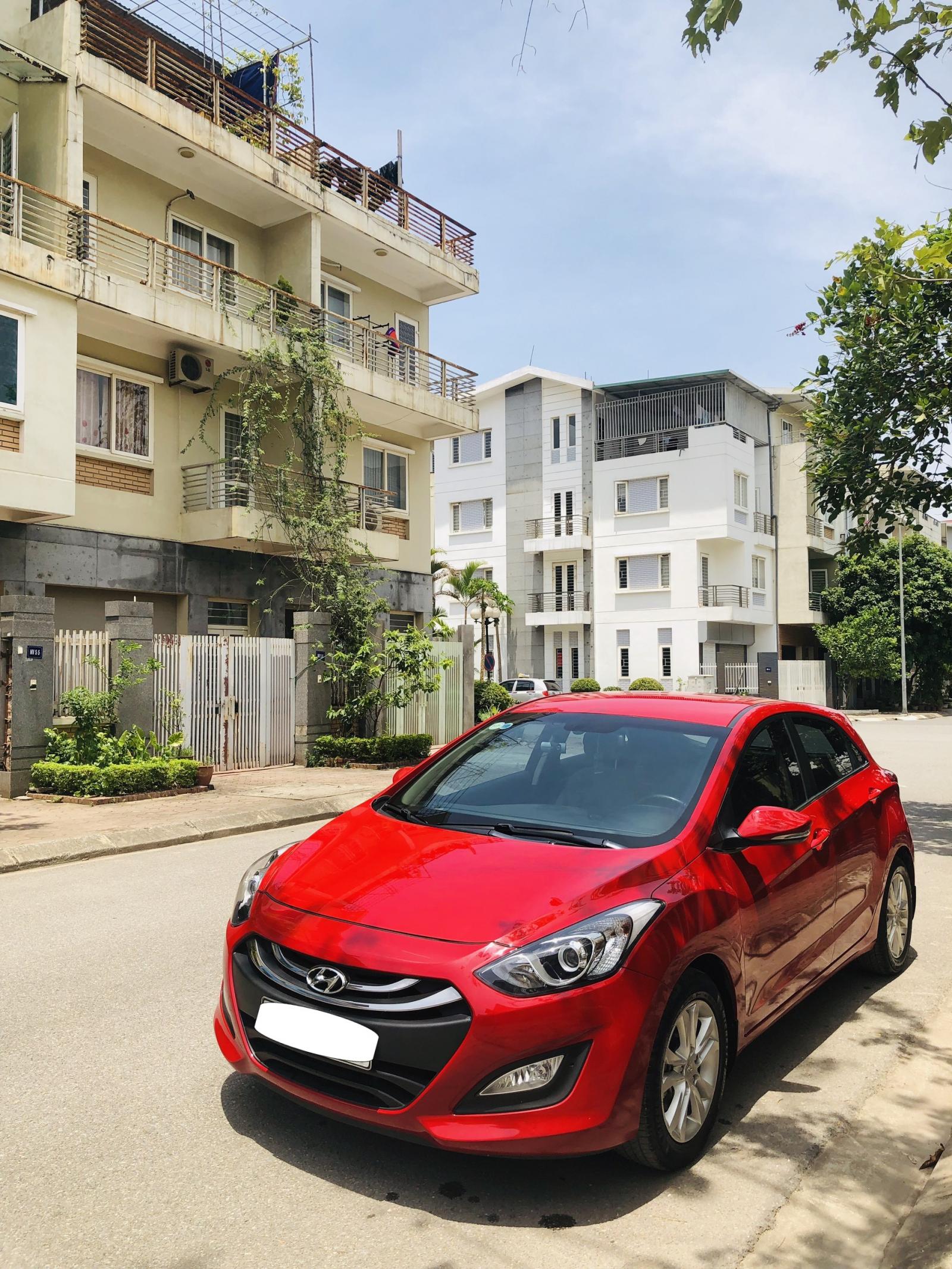 Hyundai i30 2013 - Chính chủ cần bán xe Hyundai I30 AT 2013, màu đỏ