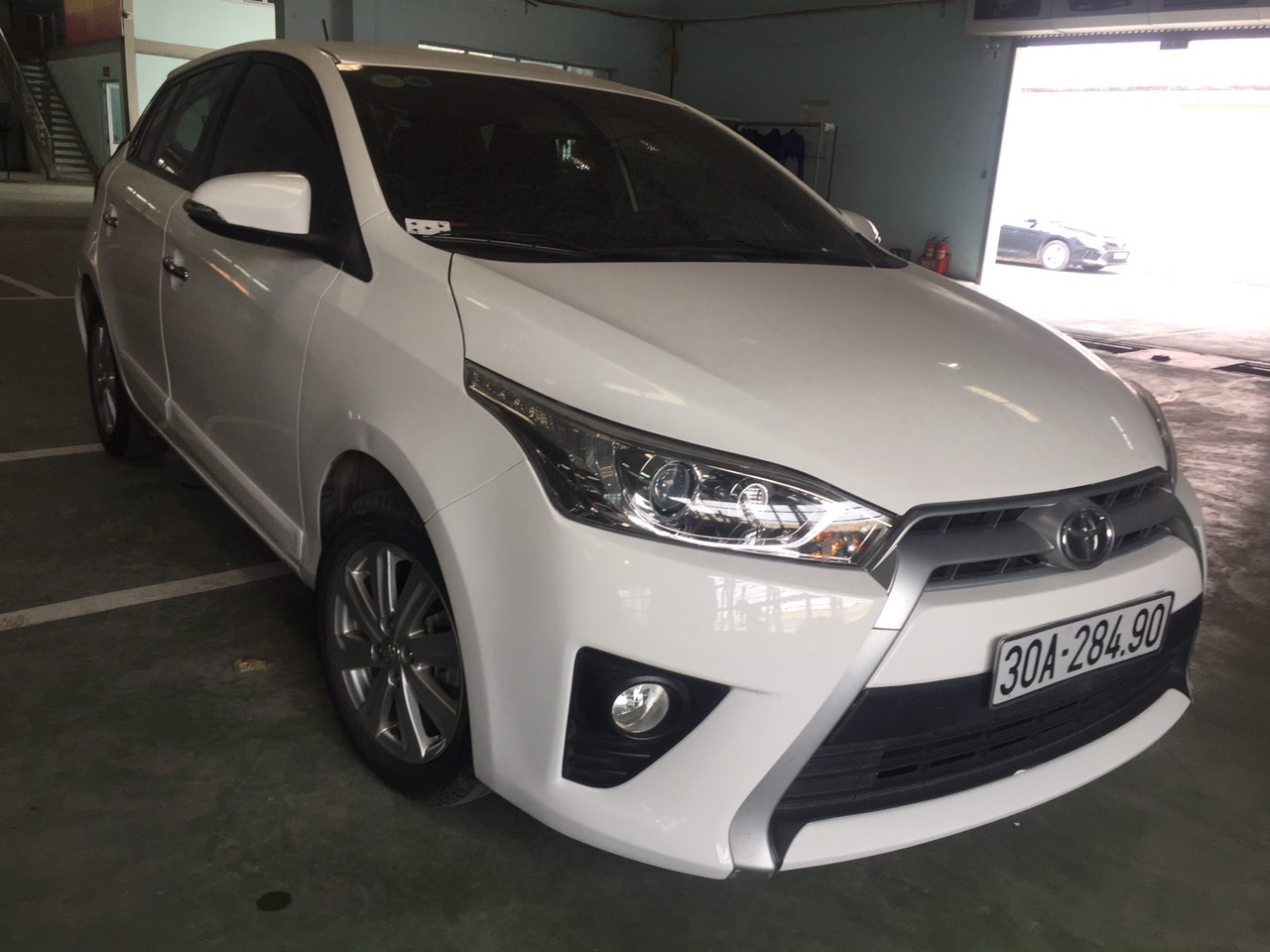 Toyota Yaris G 2014 - Cần bán xe Toyota Yaris G năm 2014, màu trắng, giá tốt