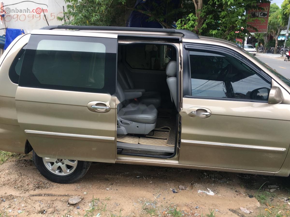 Kia Carnival 2008 - Cần bán lại xe Kia Carnival năm sản xuất 2008, màu vàng, sơn zin, máy êm