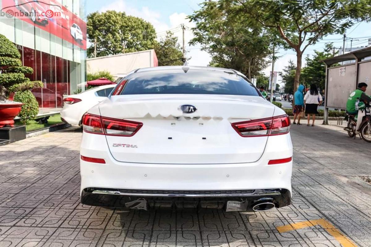 Kia Optima 2.0 AT 2019 - Bán xe Kia Optima 2.0 AT năm 2019, màu trắng, mới 100%