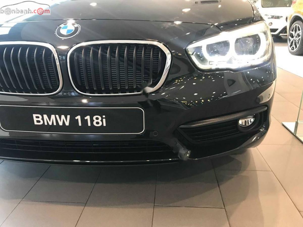 BMW 1 Series  118i  2018 - Bán BMW 1 Series 118i 2018, màu đen, giá tốt bất ngờ