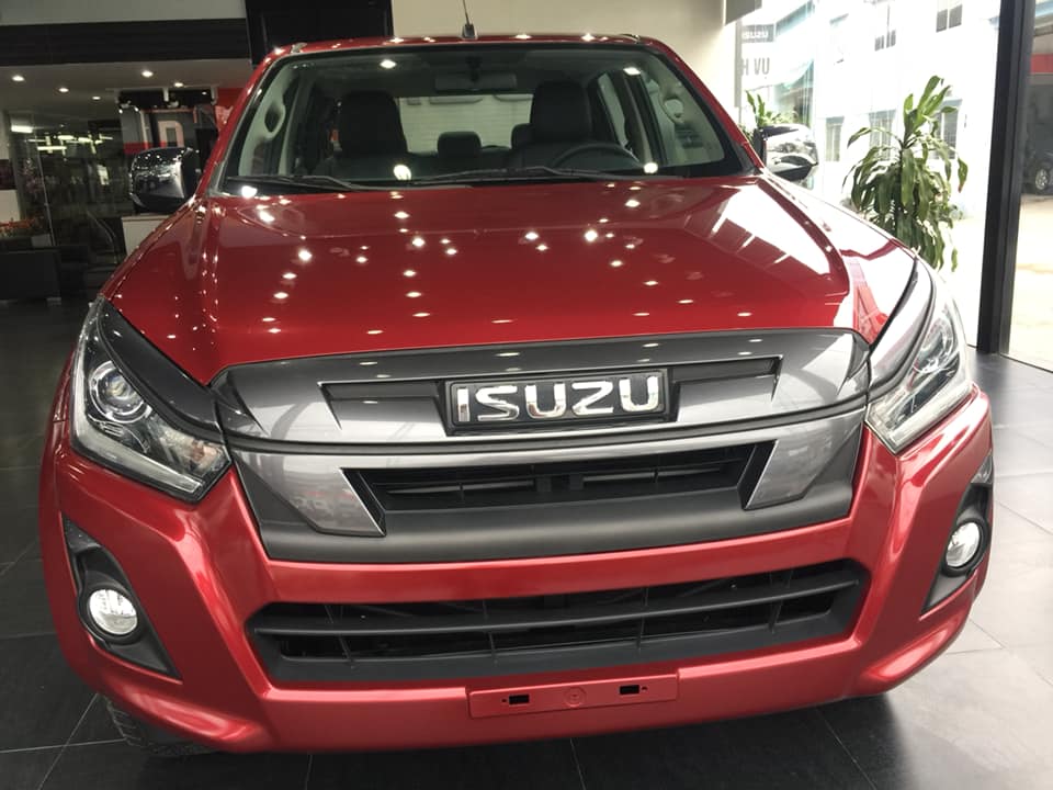 Isuzu Dmax  1.9L(4x4) MT 2018 - Cần bán Isuzu Dmax 1.9L(4x4) MT năm 2018, màu đỏ, nhập khẩu nguyên chiếc, giá chỉ 600 triệu