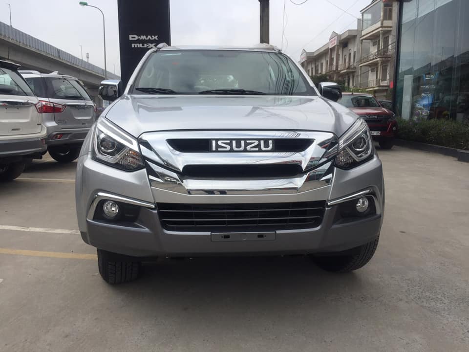 Isuzu MU-X B7 1.9 MT 2019 - Cần bán Isuzu MU-X B7 1.9 MT đời 2019, màu bạc, nhập khẩu nguyên chiếc