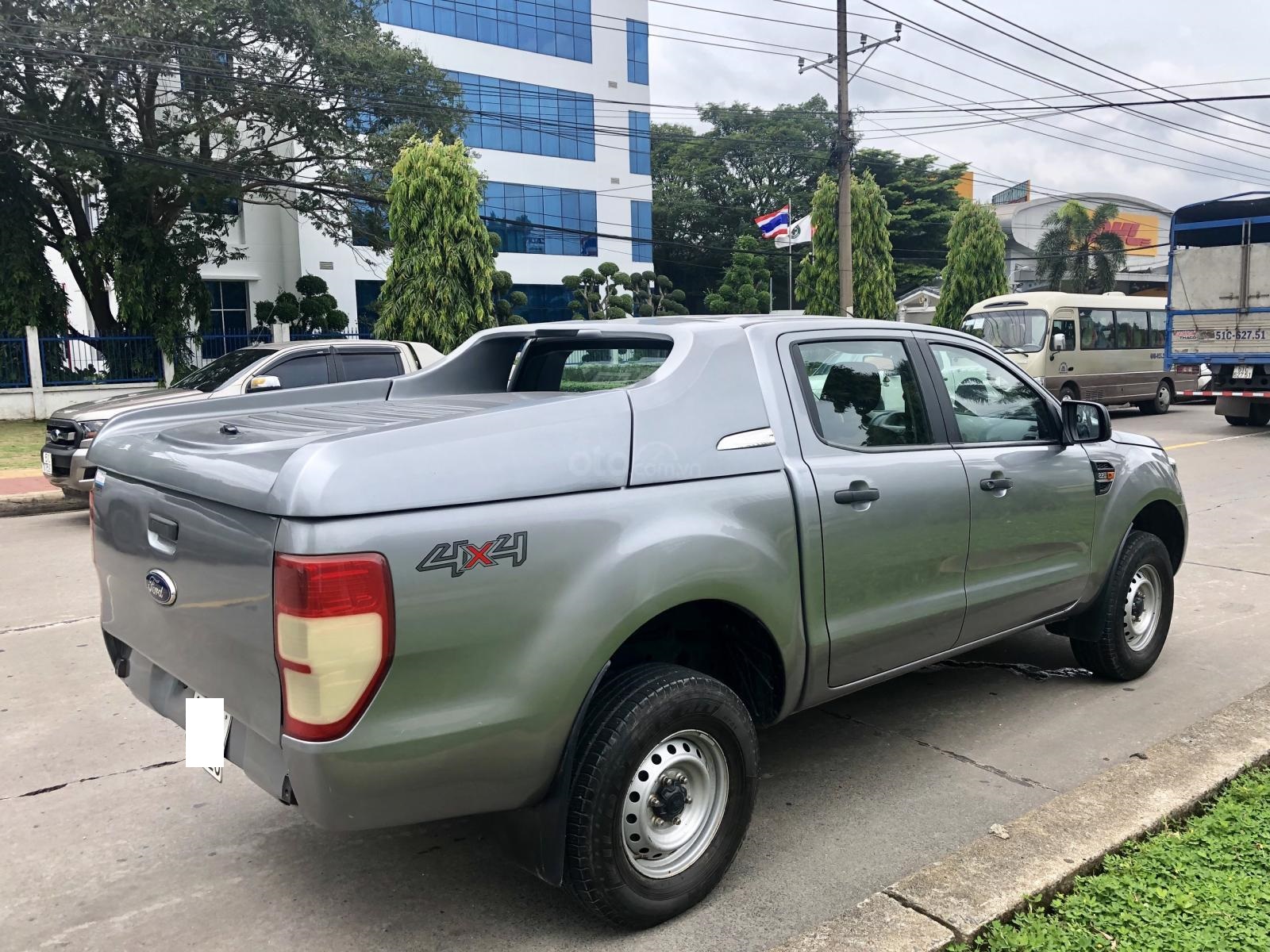 Ford Ranger 2016 - Bán xe Ford Ranger XL 2.2L 4x4 MT 2016, màu bạc, nhập khẩu nguyên chiếc