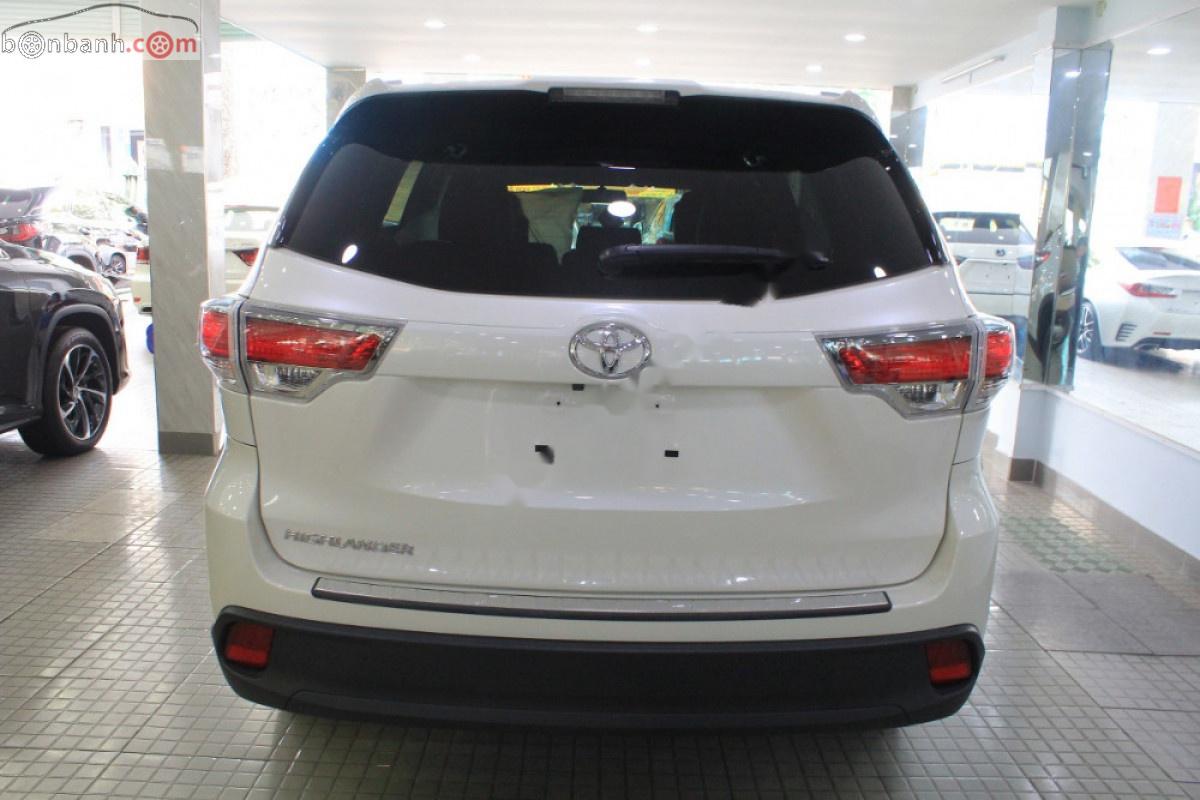 Toyota Highlander 2015 - Bán Toyota Highlander màu trắng đời 2015, mới 100% nhập khẩu Mỹ
